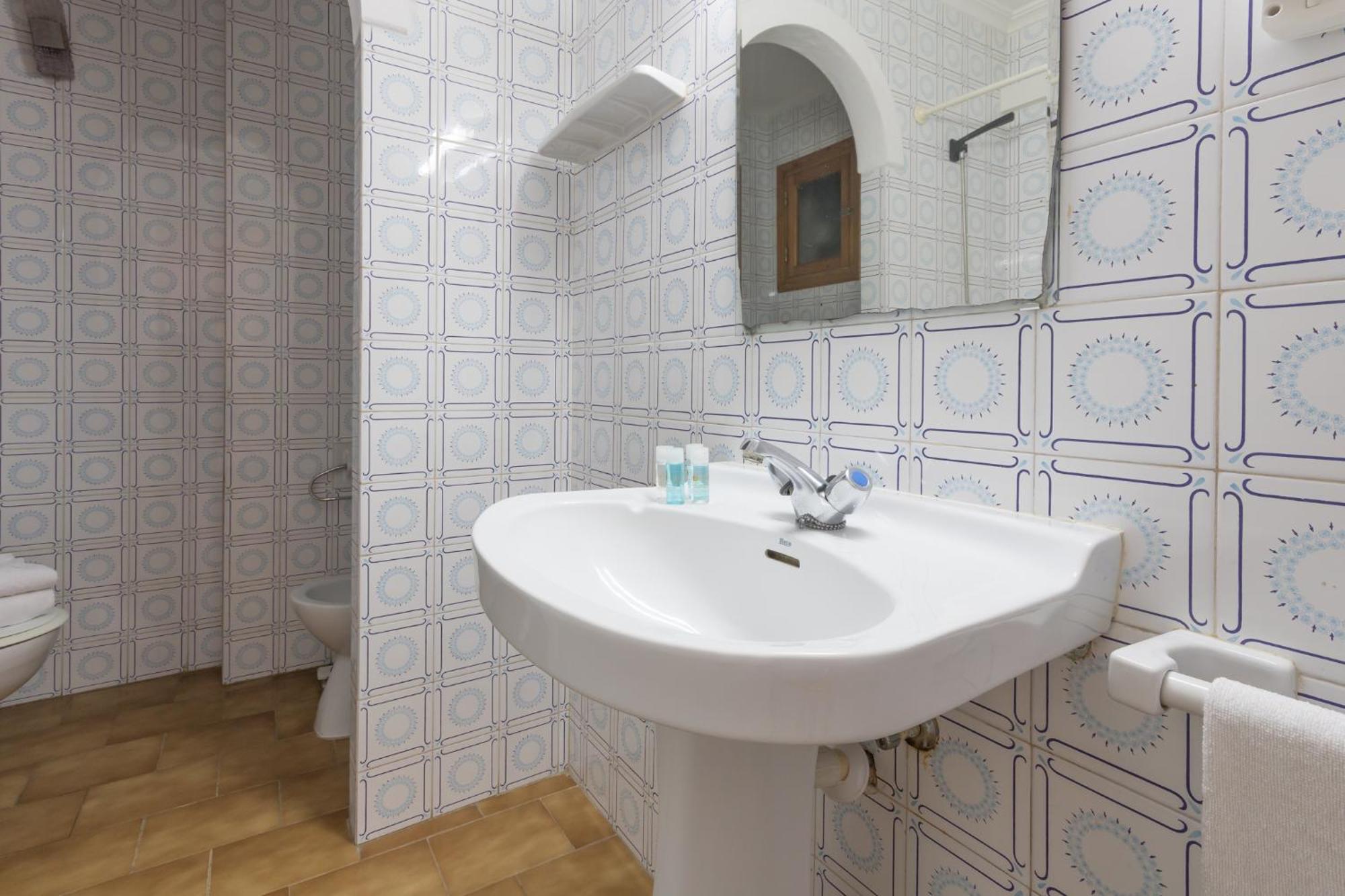 Apartamentos Orosol 2 By Typic Hotels San Antonio  Rum bild