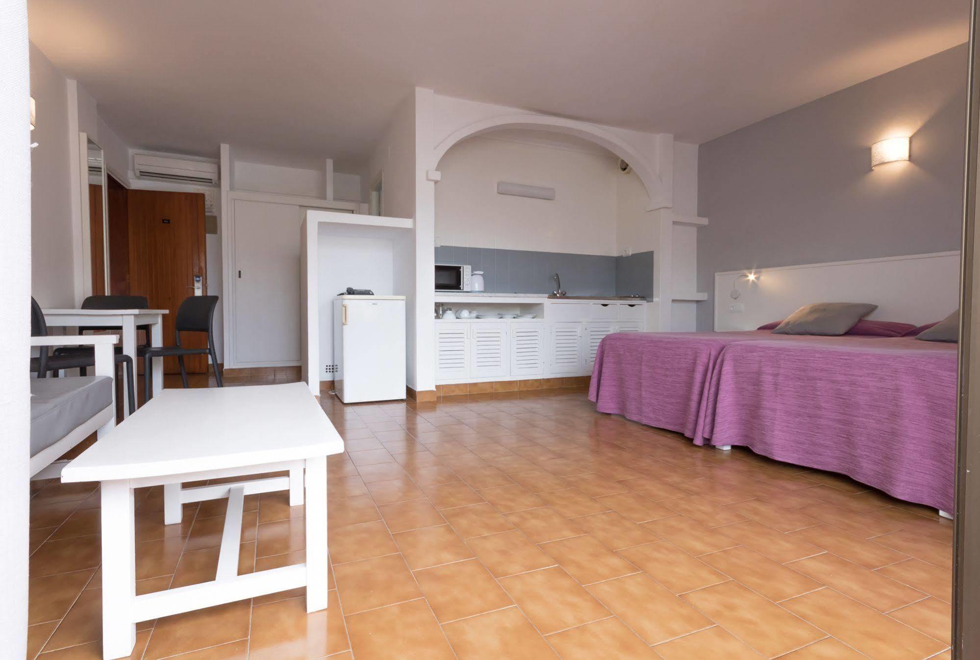 Apartamentos Orosol 2 By Typic Hotels San Antonio  Exteriör bild
