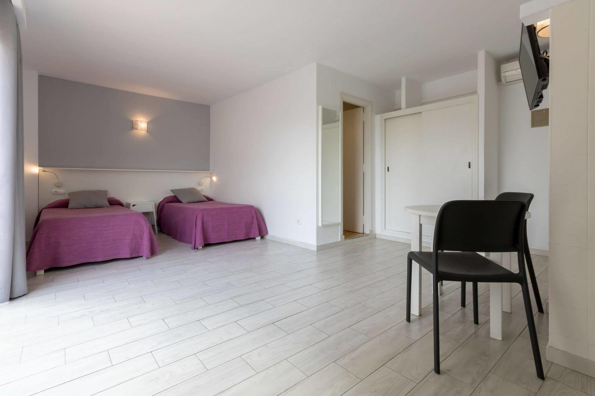 Apartamentos Orosol 2 By Typic Hotels San Antonio  Exteriör bild