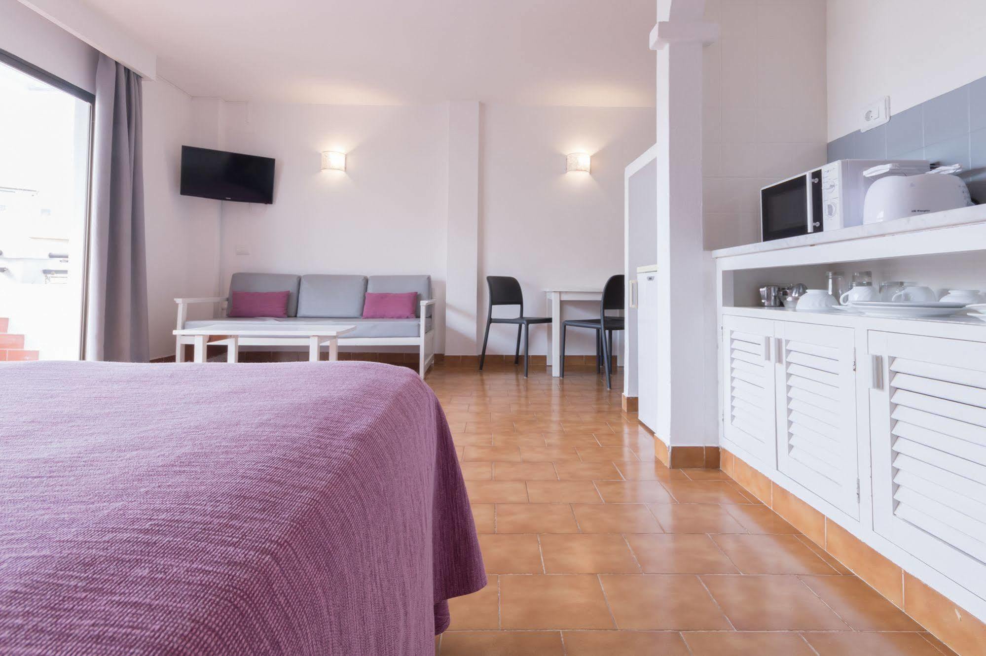 Apartamentos Orosol 2 By Typic Hotels San Antonio  Exteriör bild